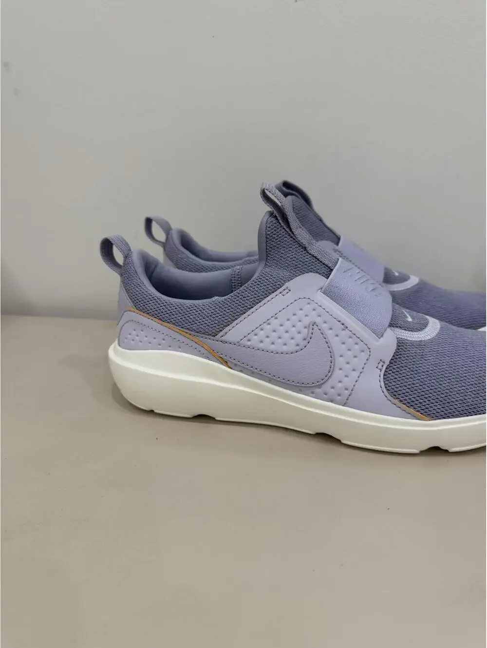 Nike Slip-On Knit Sneakers Lavender Blue White *missing insoles Size 8.5